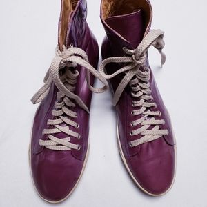 Fire 🔥 Marc Jacobs glossy high top sneakers